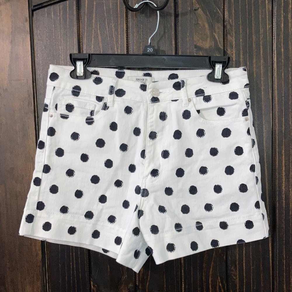 Forever 21 White Denim short w28